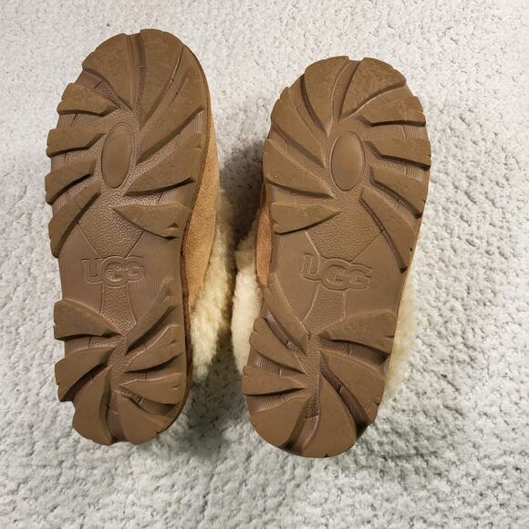 UGG Scuffette II Shearling slippers Chestnut girls size 4 - Picture 6 of 7